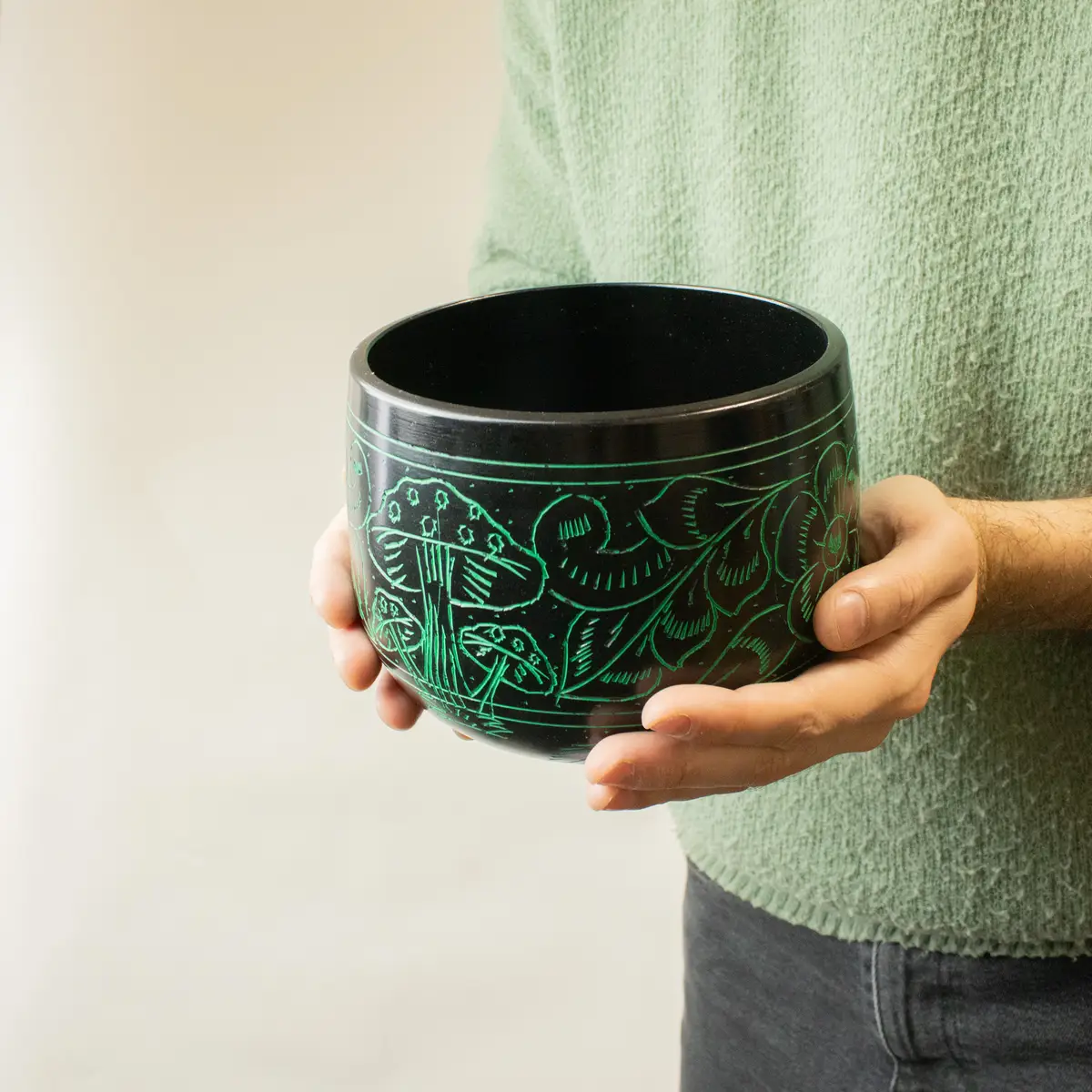 Tibetansk klangskål med svammmotiv i aluminium, 15 cm - produktbild 6