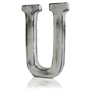 Träbokstav U med sliten shabby chic-finish
