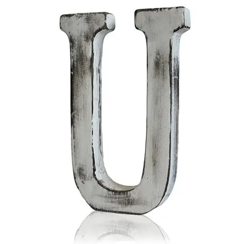 Träbokstav U med sliten shabby chic-finish