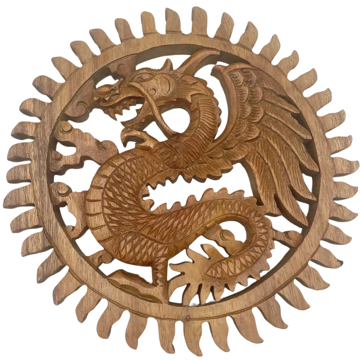 Utskuren träpanel med drakmotiv och solformad ram