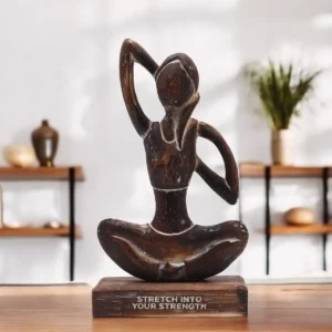 Trästatyett Yoga Kvinna i Antikstil i Koansikteposition - produktbild 2
