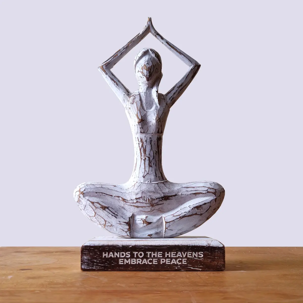 Trästatyett Yoga Kvinna Vitmålad i Hands Up-position - produktbild 3