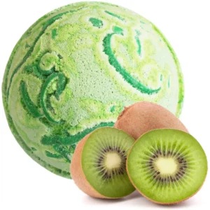 Grön och ljusgrön badbomb med mönster tillsammans med skivad kiwi frukt