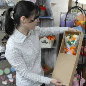 Tvålbukett med blomdoft i rött - produktbild 4