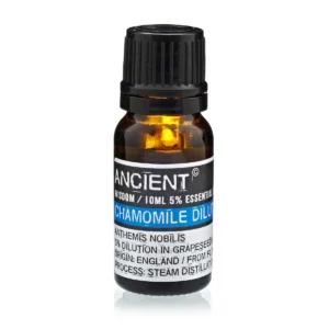 Flaska med utspädd eterisk olja av romersk kamomill 10 ml