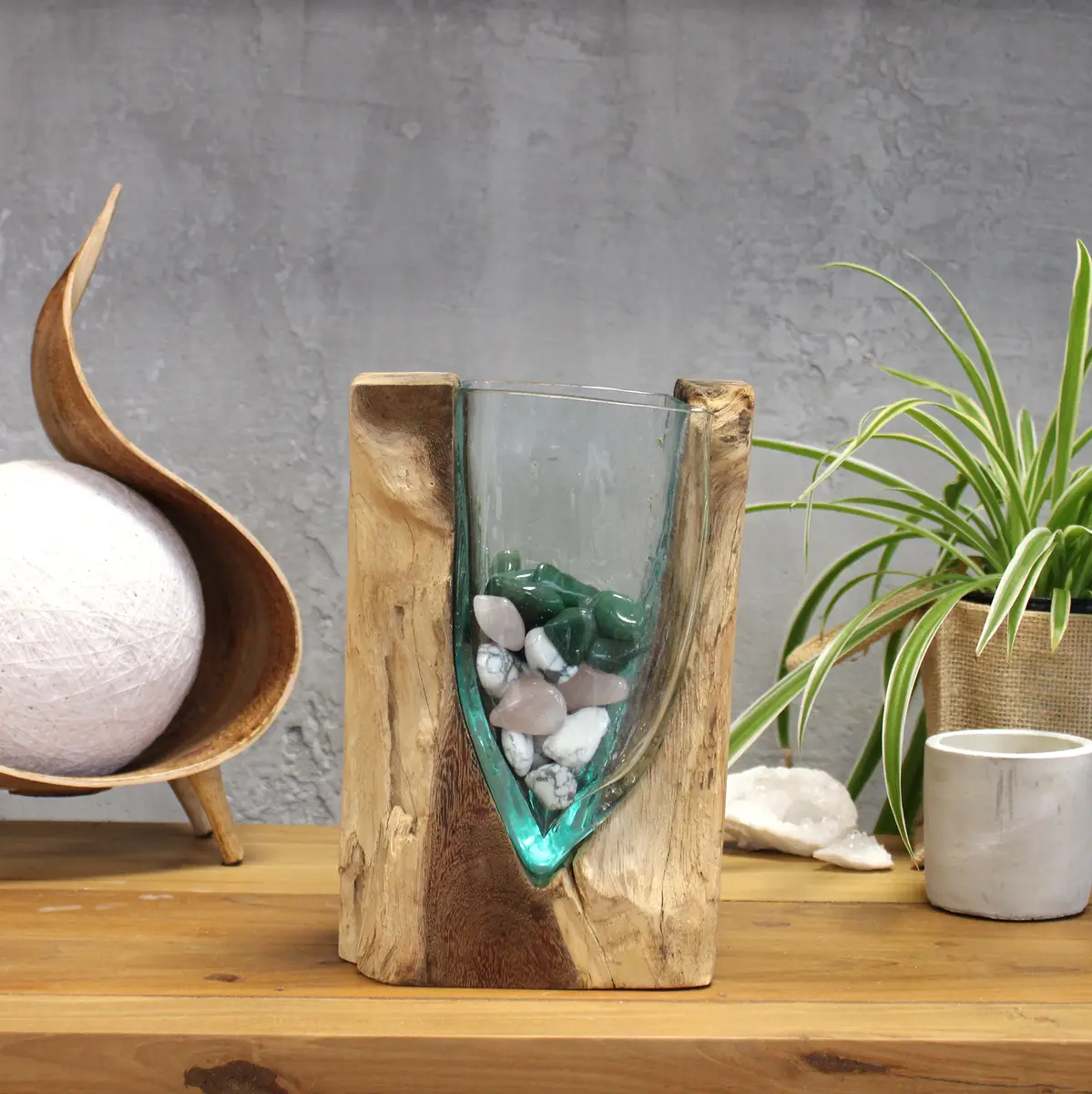 Vas i smält glas med träfot i V-form - produktbild 4