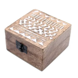 Vitlaserad trälåda med aztekiskt mönster 10x10x6 cm - produktbild 5