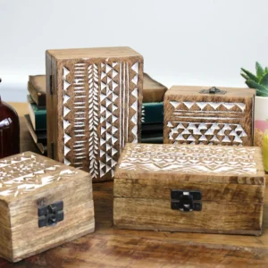 Vitlaserad trälåda med aztekiskt mönster 15x10x6 cm - produktbild 2