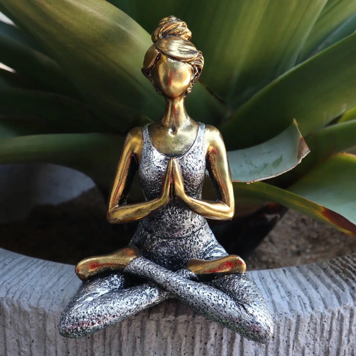 Yogafigur dam i resin, brons- och silverfärgad 24 cm - produktbild 5
