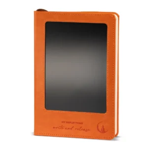 Orange anteckningsbok i A5-format med raderbar LCD-skärm på framsidan och läderimitation