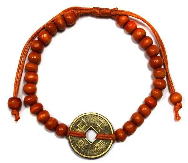 Orange Feng Shui-armband i trä med ett runt mynt i mitten