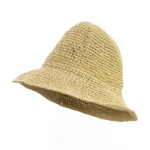 Beige halmhatt med mjukt böjt brätte i öppen flätad papperstrå
