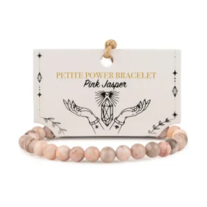 Petite armband med polerade rosa jaspis-pärlor på illustrerat presentkort